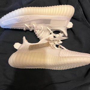 Yeezy 350 V2 boost “bone” very authentic I just got wrong size